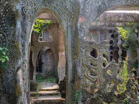 La maison sculptée d'Amanlis et œuvres sur papier de Jacques Lucas