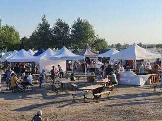 Marché d'été nocturne