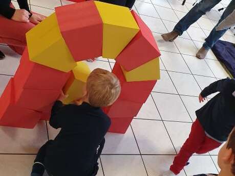 L'architecture en pleines formes à Château-Renault - Les vacances des 2-5 ans