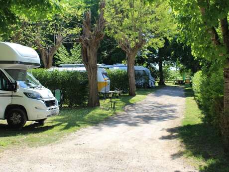Aire de Camping-car/Caravane du Camping de la Poterie