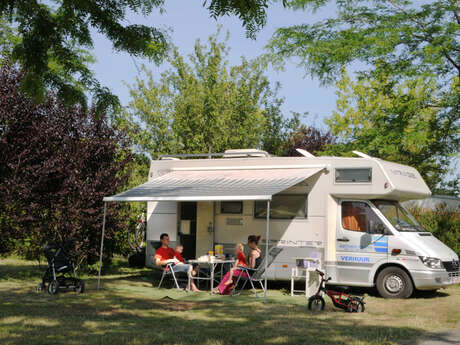 Aire de services du camping du Parc de Fierbois
