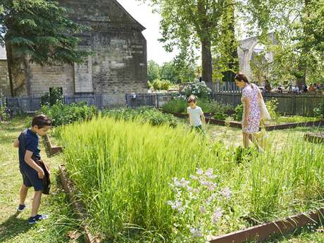Pâques, Chasse aux œufs poétiques