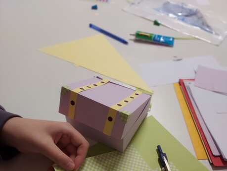 Atelier "Réalise ta valise en papier"
