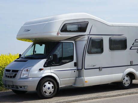 Aire de stationnement de camping-cars de Saint-Nicolas-de-Bourgueil