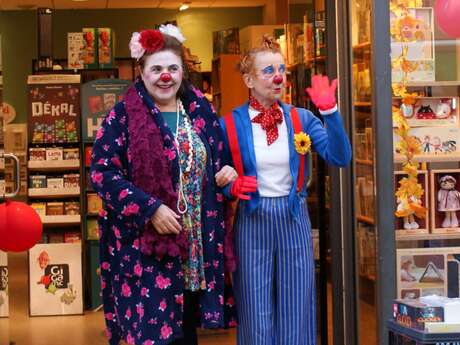 Déambulation des Damoiselles Clownes