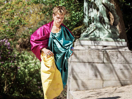 Parade dans la ville · transformer