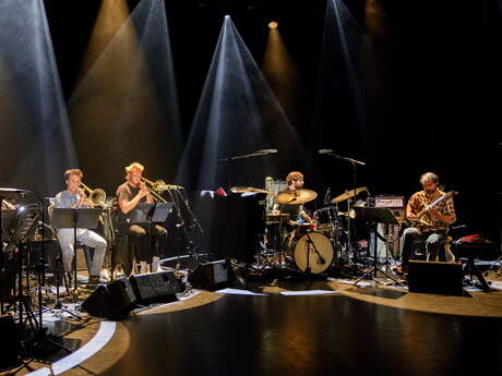 Baishi de Capsul Collectif