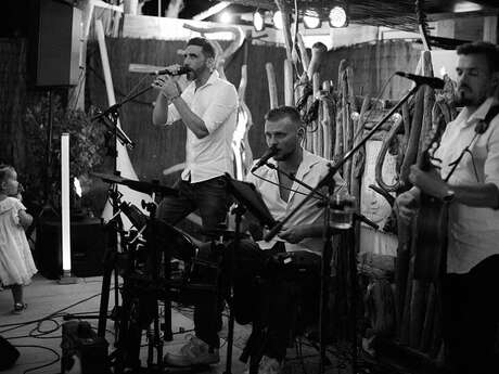Concert Live - Groupe Les ZinZin et Dj Set avec Christo G à L'Infini Plage Concert Live - Groupe Les ZinZin et Dj Set avec Christo G à L'Infini Plage