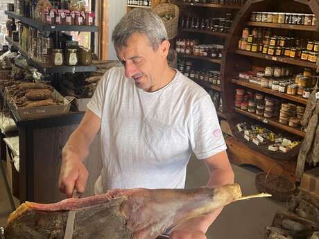 LA CAVE SARTENAISE-A CANTINA