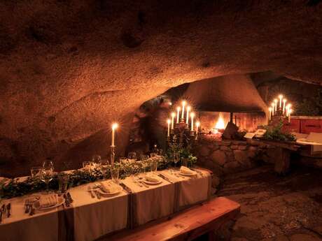 LA TABLE DE LA GROTTE