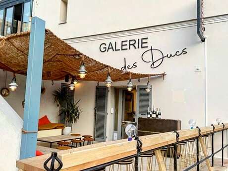 GALERIE DES DUCS - BAR A VIN ET A JAMBON