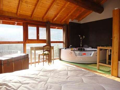 Maison mitoyenne 2 personnes à Unac Maison mitoyenne 2 personnes à Unac