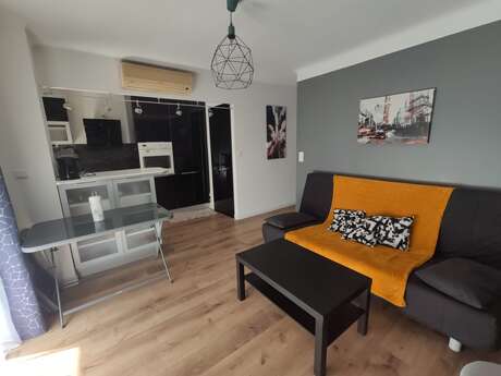 GIEX,CHARMANT T2, 30M²ENTRE MER ET VILLAGE , GRAND BALCON