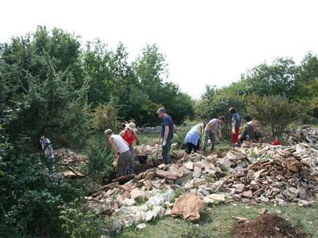 CHANTIER NATURE : Entre pierres et nature à la Montagne de la Chaume à Nantoux