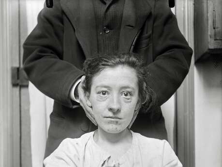 Face à ce qui se dérobe : les clichés de la folie