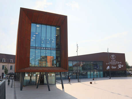 Cité Internationale de la Gastronomie et du Vin