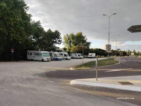 Aire de service pour les camping-cars
