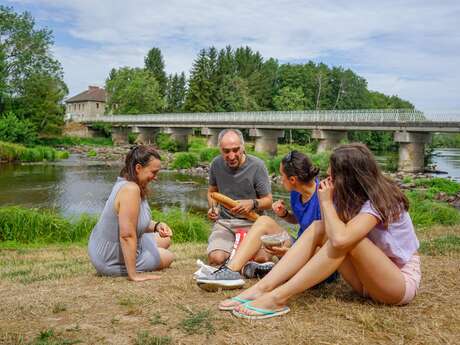 Aire de pique-nique "En bord de rivière"