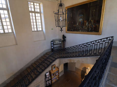 Statues et tableaux conservés aux Archives départementales