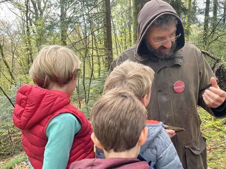 A l'assaut du Moussu ! Visite de la forêt du Beuvray réservée aux enfants.