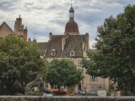 Visite guidée "Beaune, entre cours & jardins"