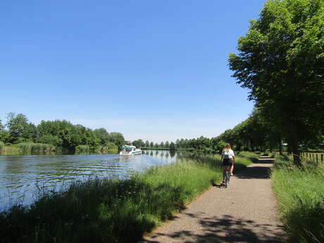 Pédalez le long de la Saône (VAE et VTC) - Onlycamp