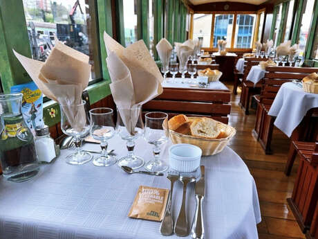 Train restaurant du petit train des Combes