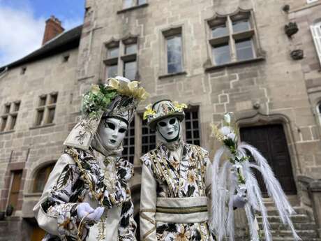 Venise à Luxeuil : Parade en costumes vénitiens