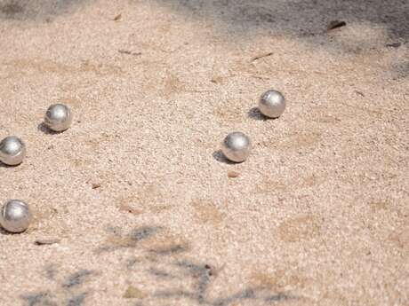 Gevigney : Concours de pétanque