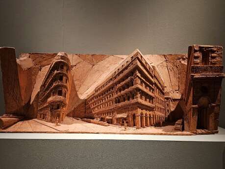 Visite Flash > L’architecture parisienne vue par Paul Day : toits, ponts et mémoire urbaine