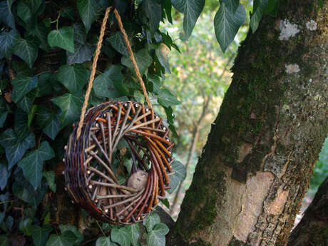 Atelier vannerie: mangeoire roue