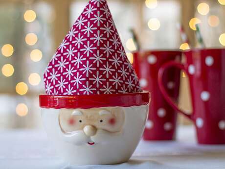 Bricolage de Noël « Bonnet chinois du Père-Noël »