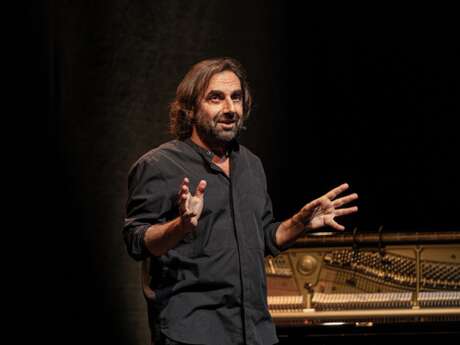 Seul en scène, les notes qui s’aiment par André Manoukian