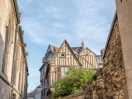 Visite guidée | Compiègne d'hier et d'aujourd'hui : Grande Histoire et anecdotes au fil des rues