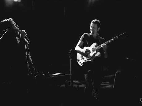 Scène d'Été au quartier balnéaire d'Onival : Duo Up Low