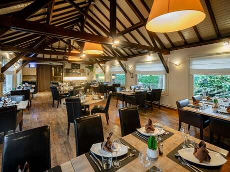 Logis Hôtel Restaurant des Acacias Lille Neuville-en-Ferrain