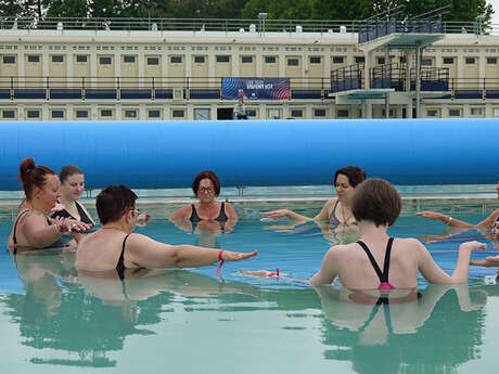 Matin zen à la piscine Art déco de Bruay-La-Buissière - Moment bien-être au contact de l'eau Matin zen à la piscine Art déco de Bruay-La-Buissière - Moment bien-être au contact de l'eau