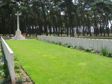 Givenchy Road Canadian Cemetery