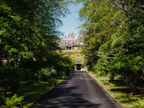 Château Jeanne & The Forest - Château de Montvillargenne Château Jeanne & The Forest - Château de Montvillargenne