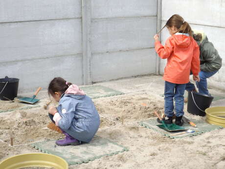 0-3 ans : l'archéologie du bout des doigts - fouille pour les tout-petits