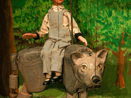 Théâtre de marionnettes : Pierre et le Loup