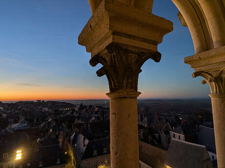 Montée tour en soirée dans la cathédrale de Laon !