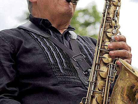 Le Blue Rhythm Band fait son Jazz Club à la Villa d'Isle avec le saxophoniste Jean-Jacques Taïeb