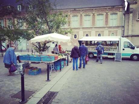 Marché Bio Place St-Nicolas