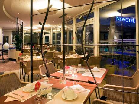 NOVOTEL CAFE