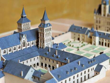 L'abbaye Saint-Corneille et son quartier