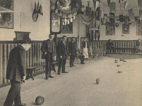 Jeux et fêtes d'antan : Bourloire et allumoirs