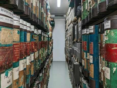 Les coulisses des Archives Nationales du Monde du Travail