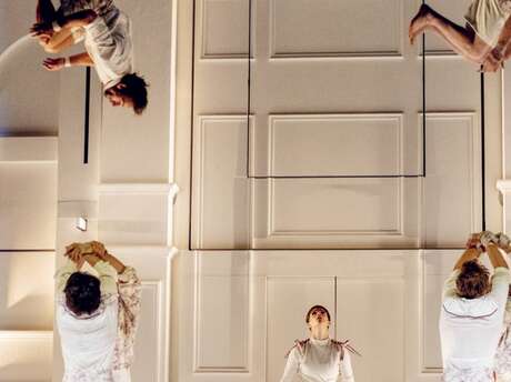 Cirque : Entre chiens et louves