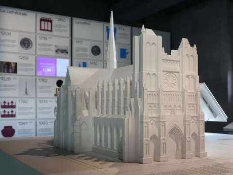 Printemps de l'Art déco : Restaurations et créations artistiques dans les églises d'Amiens entre les deux guerres : L'Art déco au service de l'art sacré